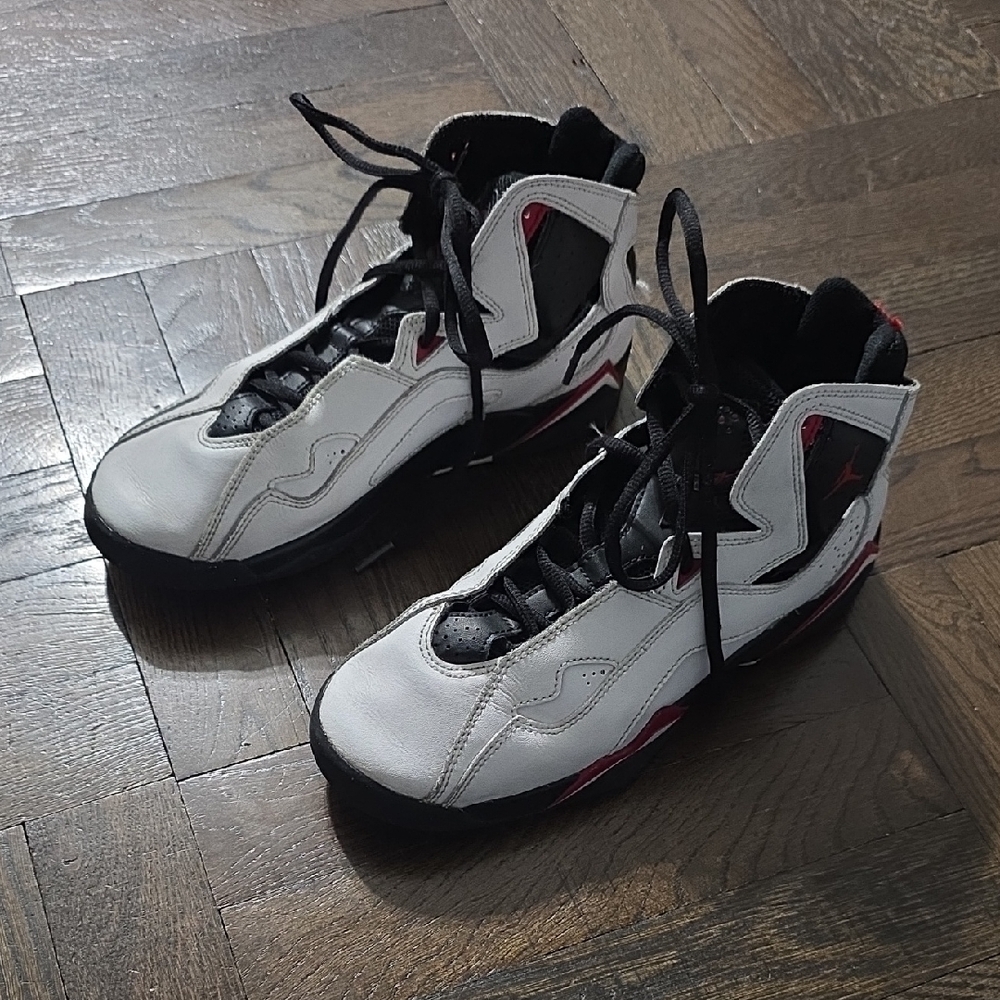 US 6.5Y Air Jordan YouthWhite Black Red Nike Retro Comfort Style True Flight NIB